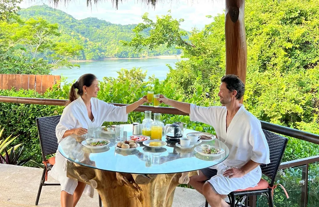 Isla Chiquita Glamping Hotel-1