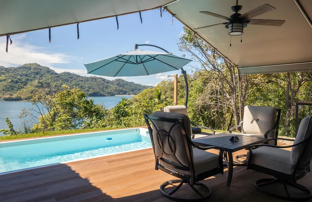 Isla Chiquita Glamping Hotel-1