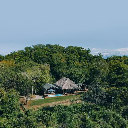 Isla Chiquita Glamping Hotel-2